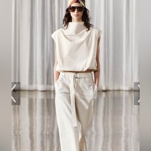 Zara Tops - Zara zw collection bullon cream top